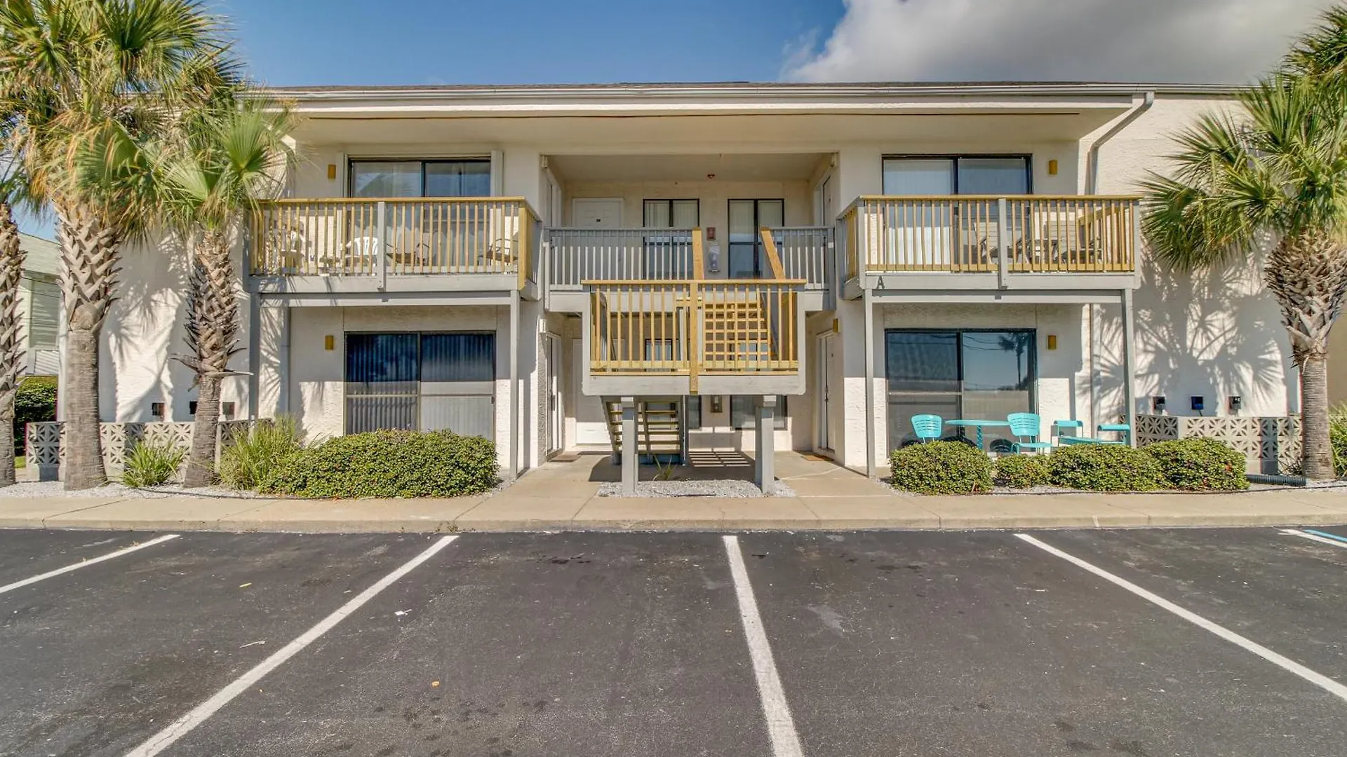 Endless Summer Condos بنما سيتي بيتش